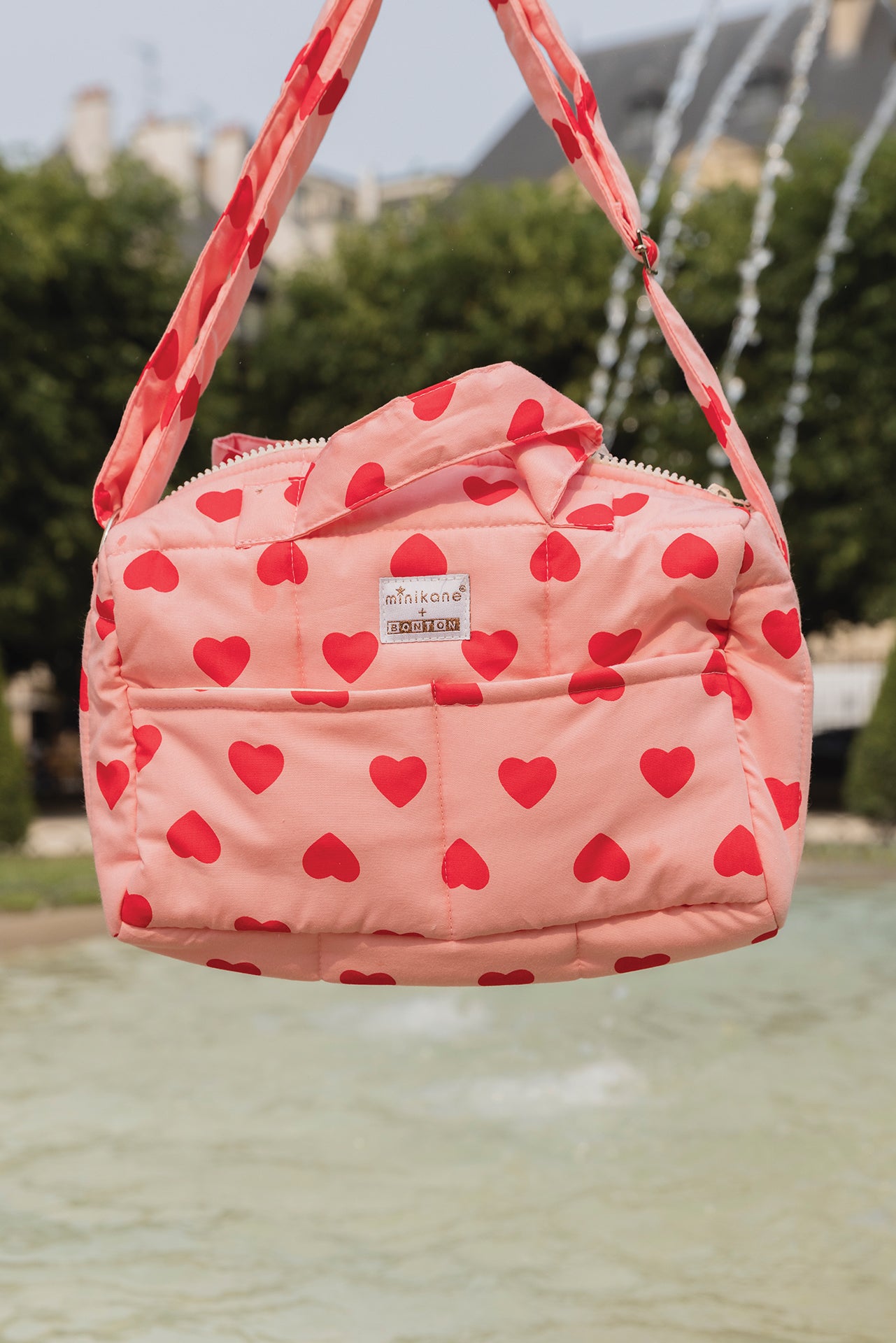 Accessoire poupon - Sac à langer cœur bonton + minikane