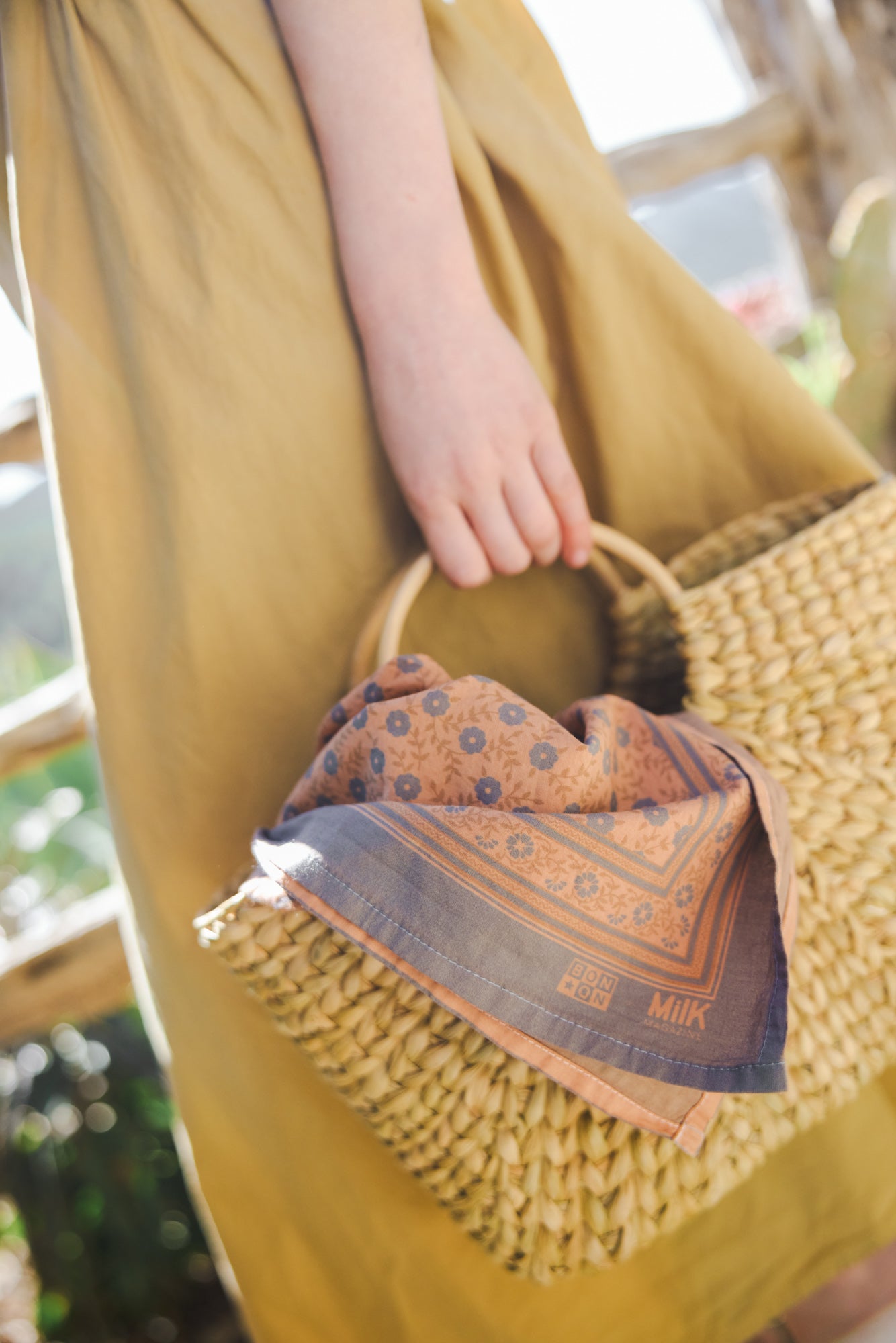 Scarf - Large Cachou Bonton X Milk model