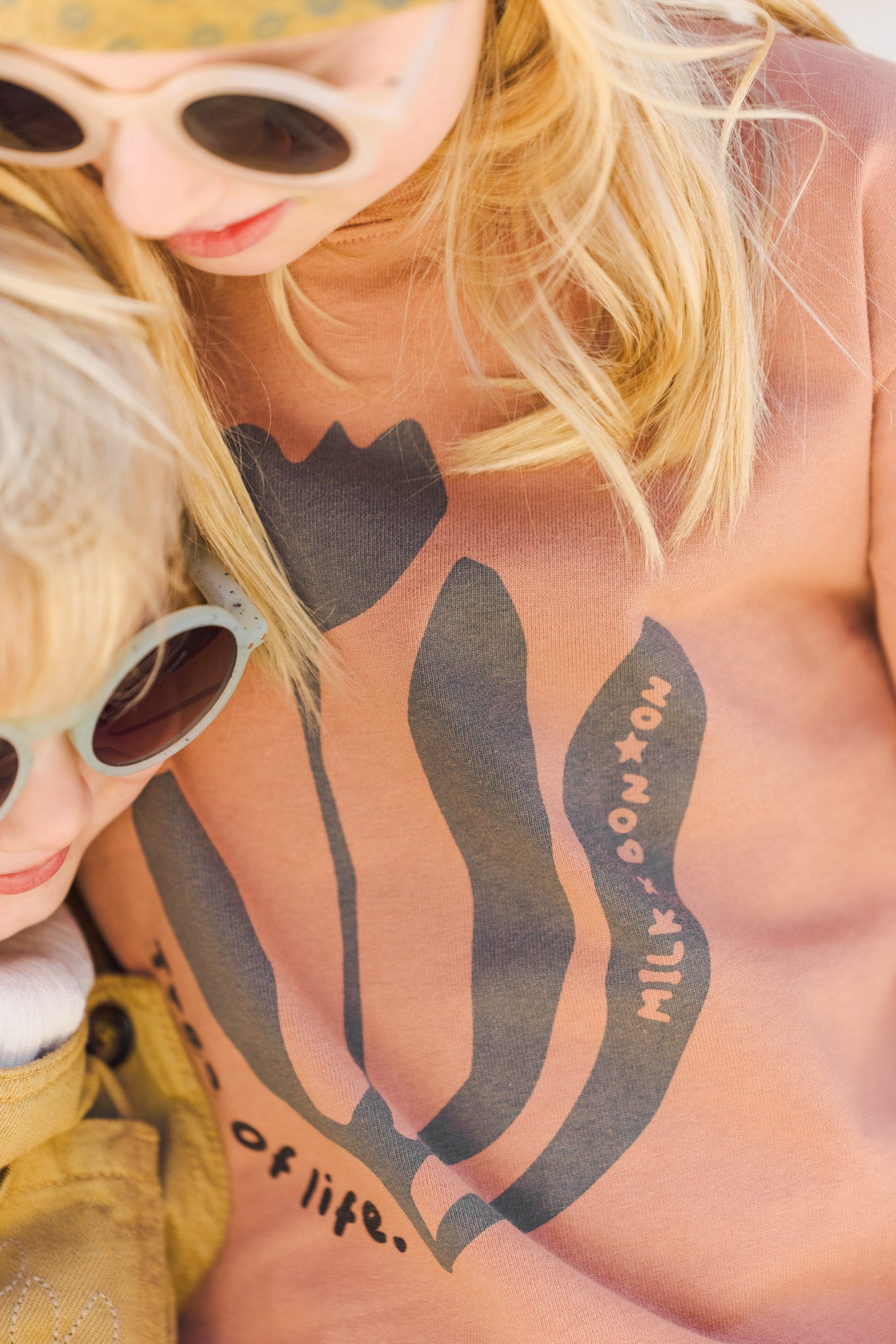 T -shirt - Capucine Cachou Bonton X Milk