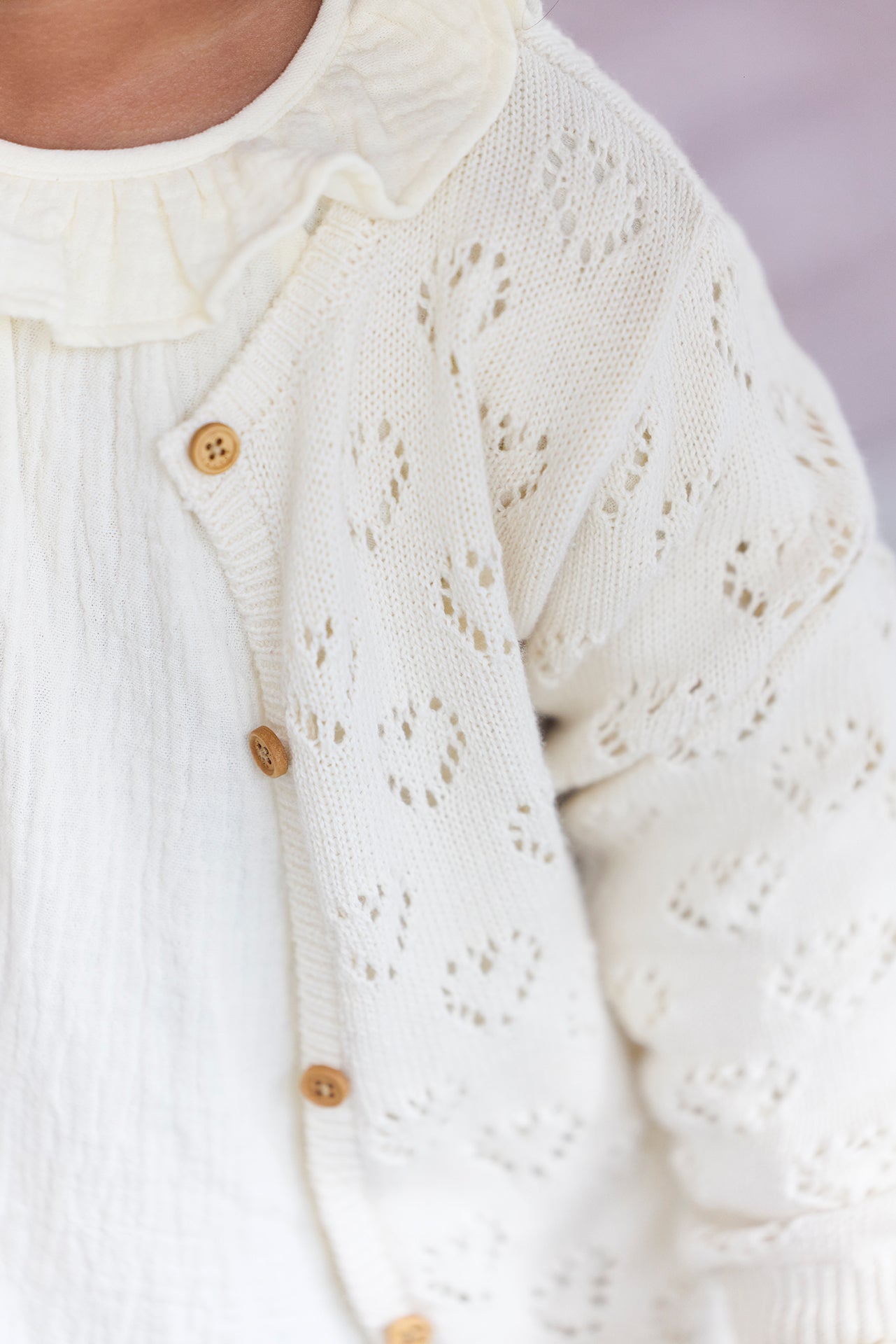 Cardigan - Naissance beige cœurs ajouré