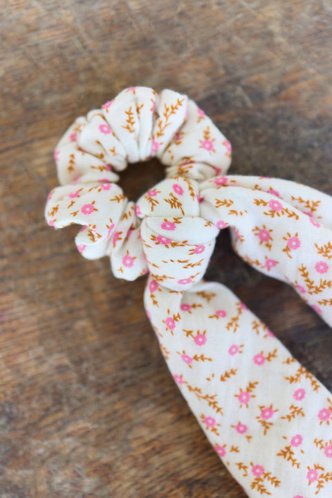 Lot de 2 chouchous - Fleuri en velours - Image principale