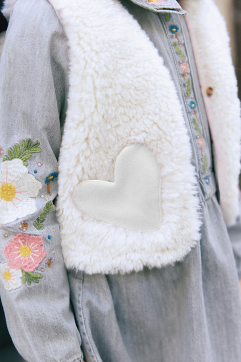 Veste - Justine sans manche écru broderie cœur - Image principale