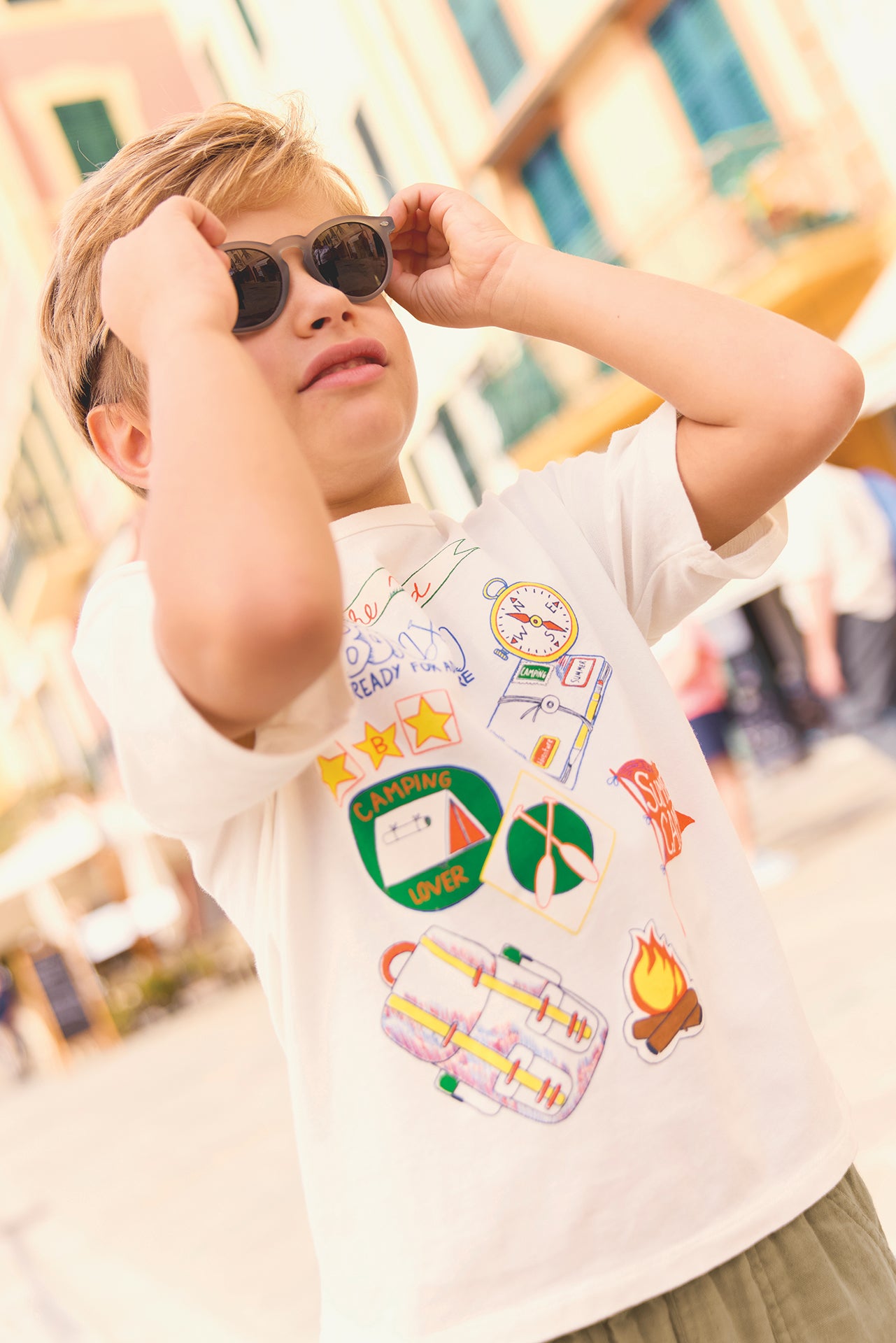 T-shirt - Livio White hammock Illustration Summer Camp