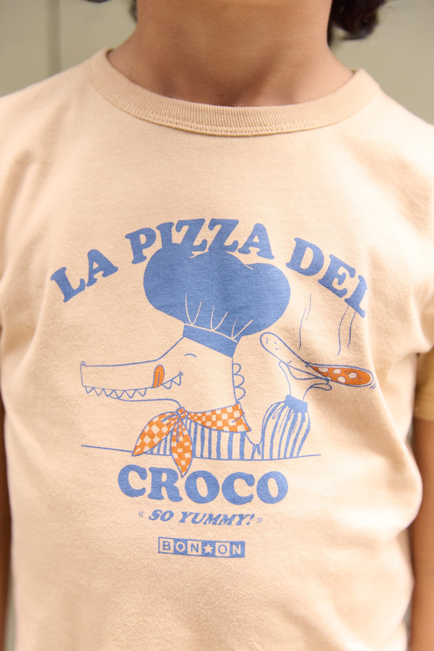 T-shirt - Tubo beige illustration "Pizza del croco"