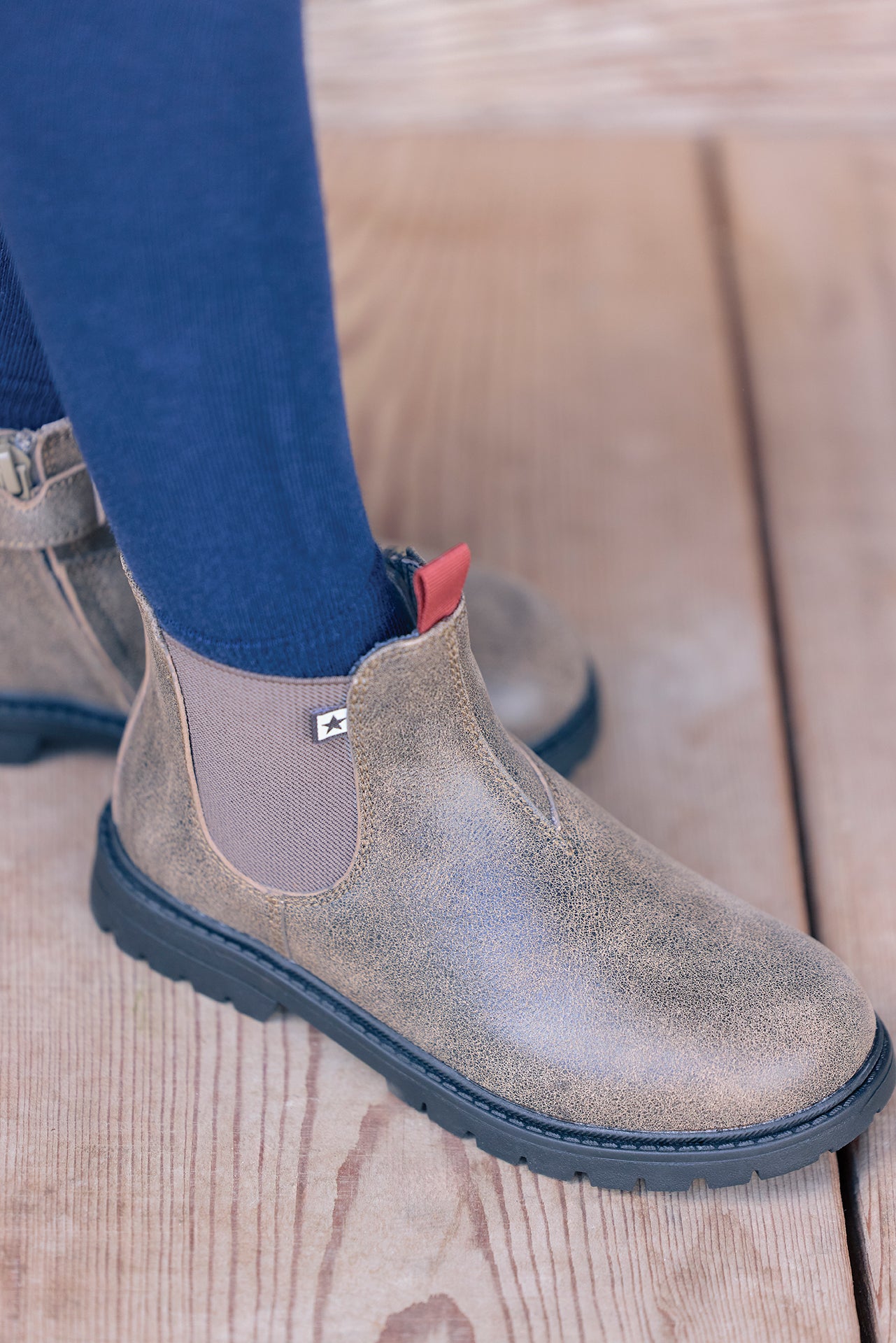 Boots - chelsea brown
