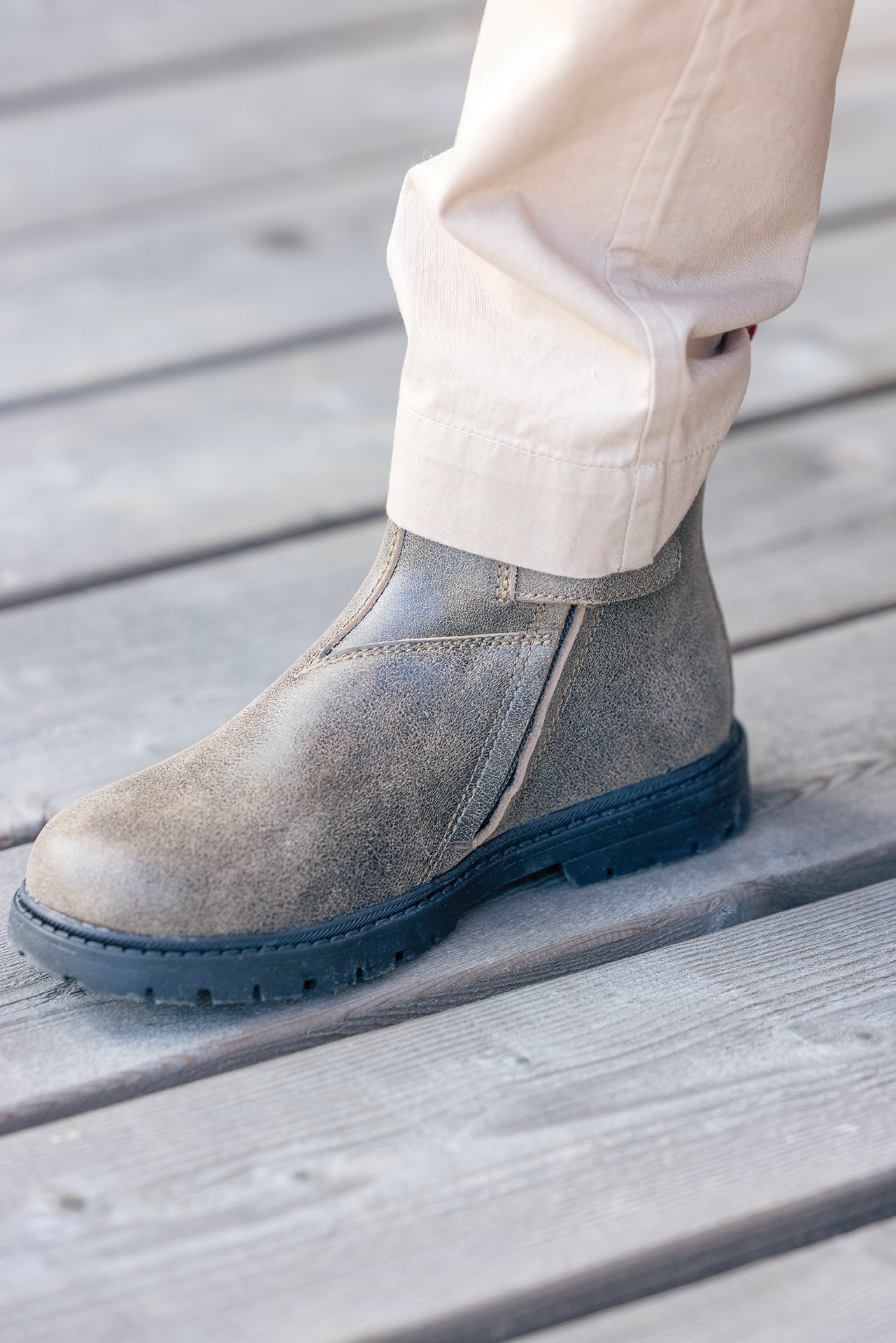 Boots - chelsea brown