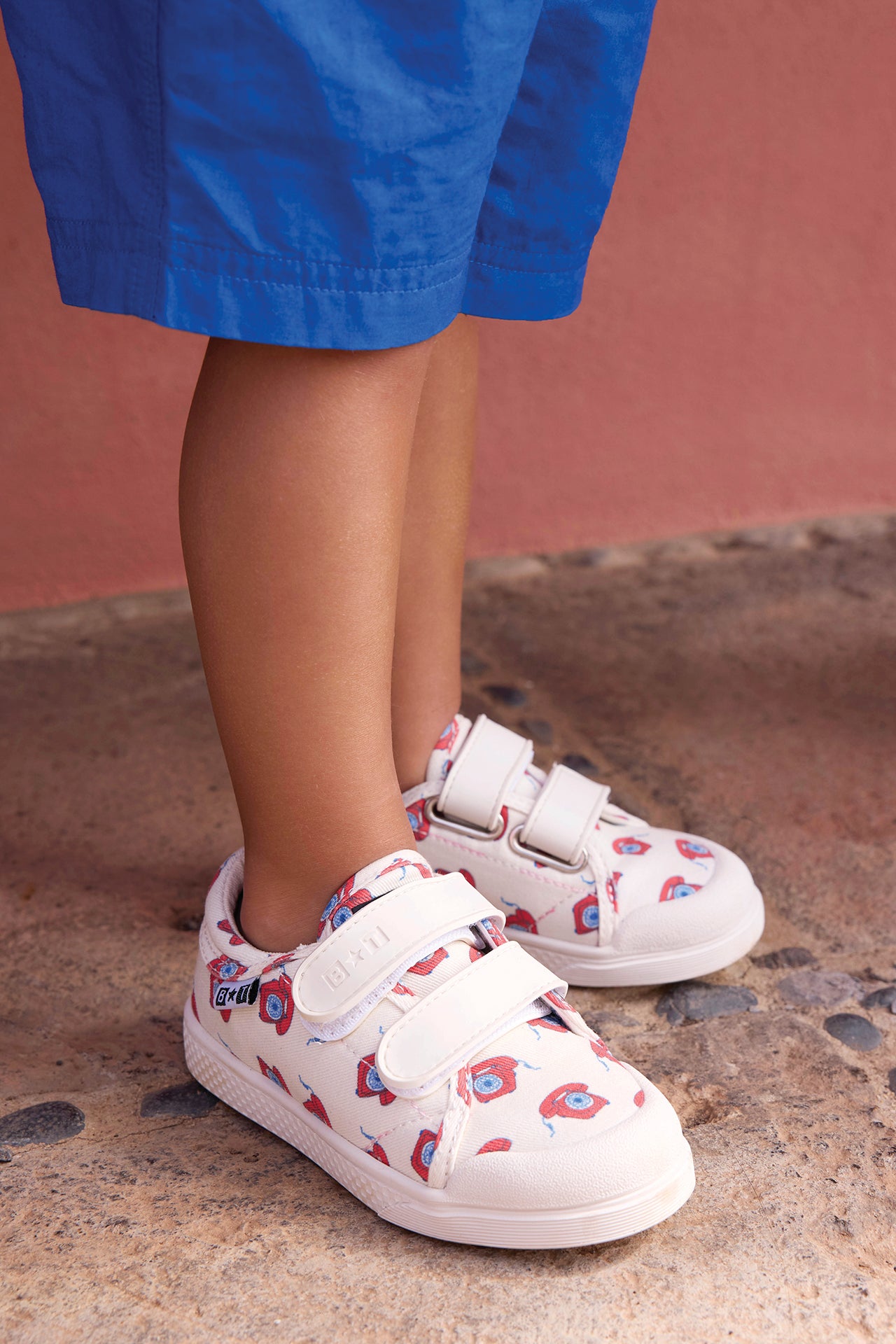 Baskets - Izy Scrath Phone