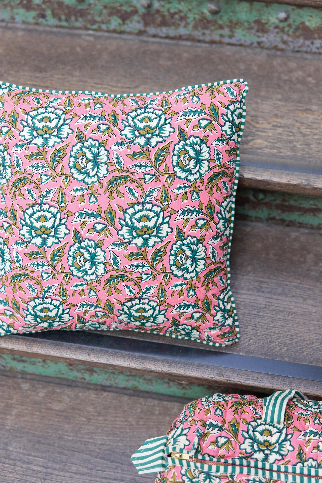 Coussin - Imprimé rose