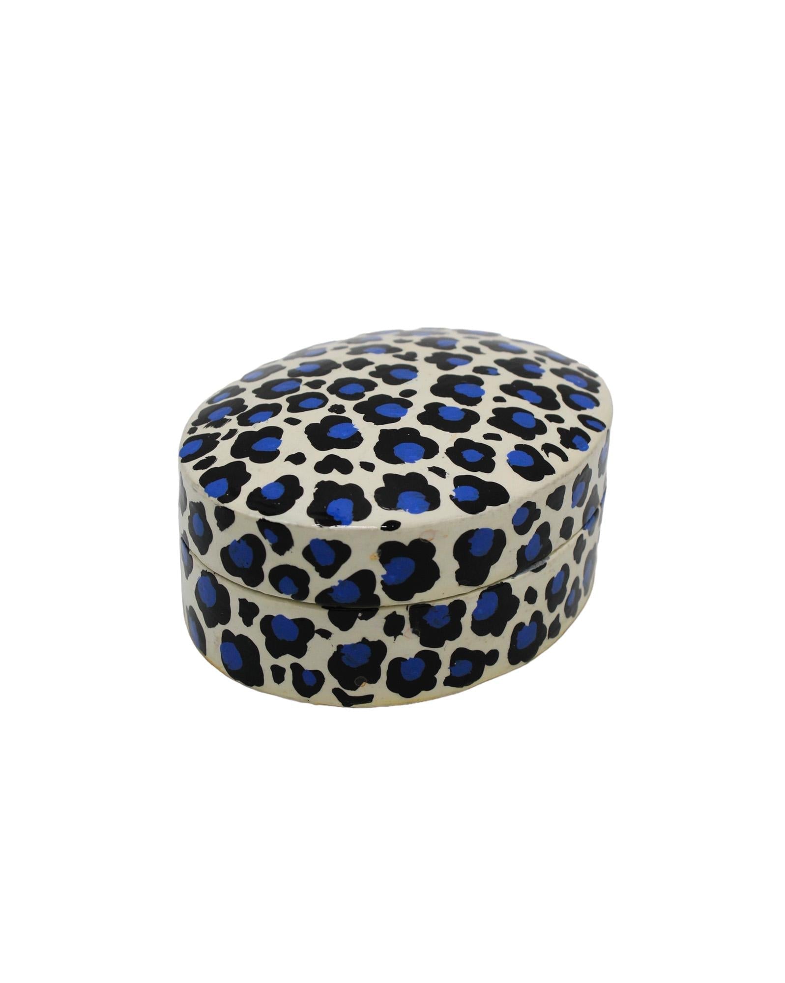 Boite ovale bleu léopard