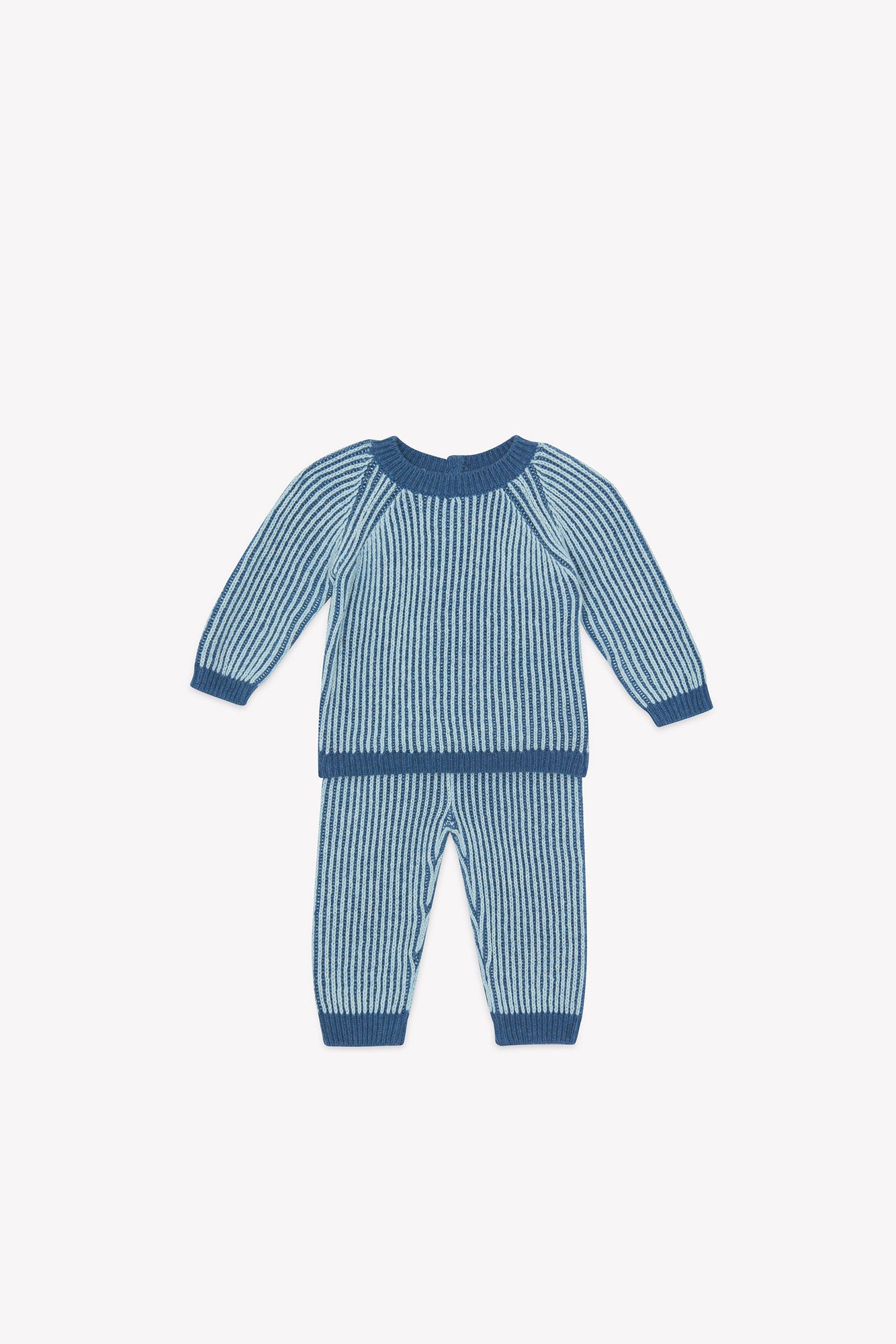 Outfit - James Rayé Aqua