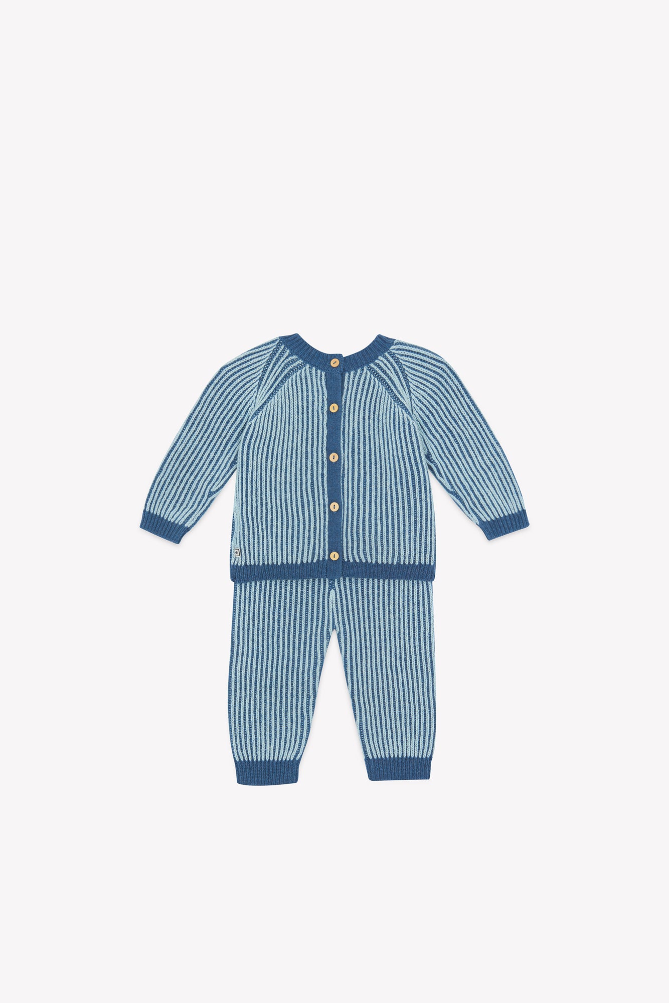Outfit - James Rayé Aqua