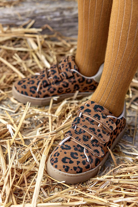 Girl Bonton Paris